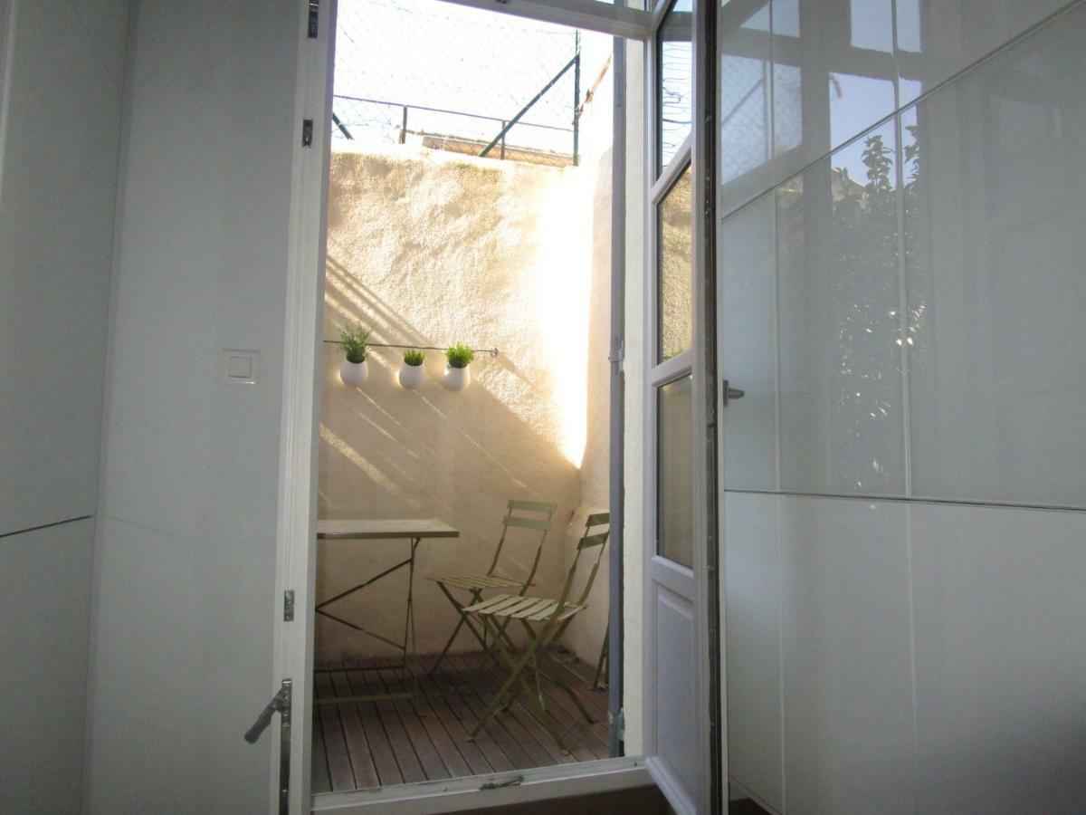Maison 3 Chambres - Terrasse - Climatisation 10 Minutes A Pied Du Pont D'Avignon Exterior photo